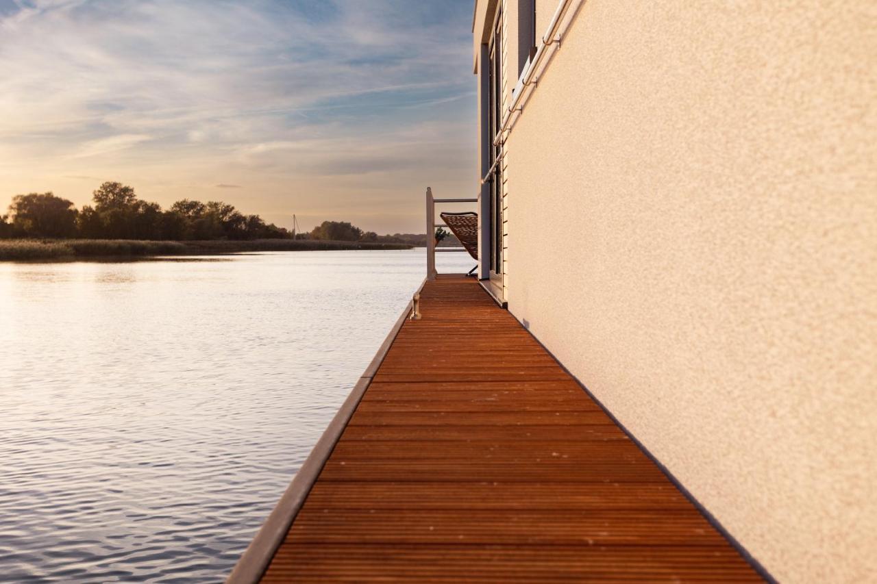 Hausboot Kuestennebel Ribnitz-Damgarten Ngoại thất bức ảnh